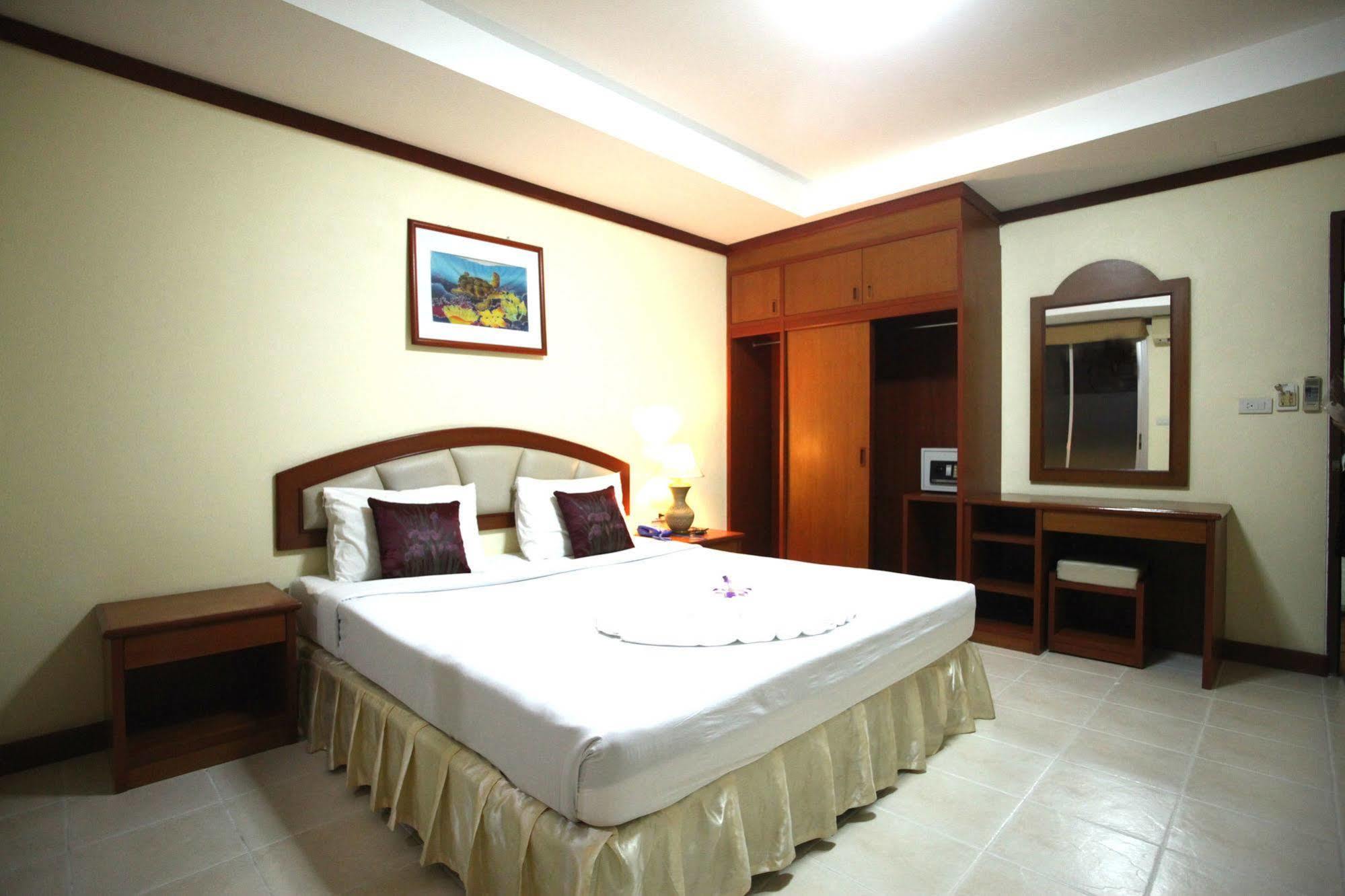 Priew Wan Guesthouse Patong Bagian luar foto