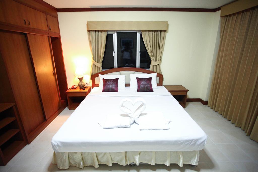 Priew Wan Guesthouse Patong Bagian luar foto